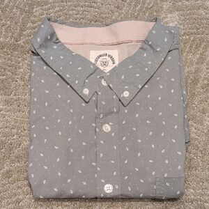 Casual Button-Down Shirt in Light Gray by